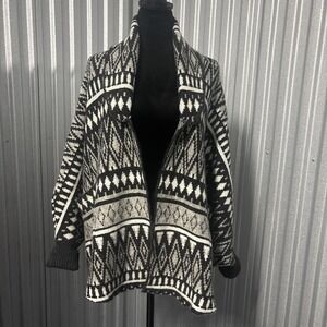 Look By M‎ New York Cardigan Womens One Size Black Gray Aztec Knit Shawl Poncho